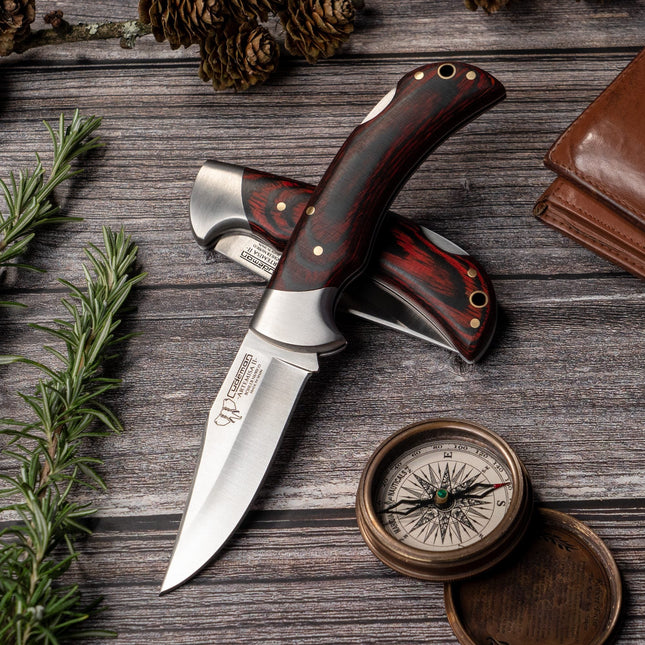  is a high-quality and versatile folding knife designed for precision and durability. 